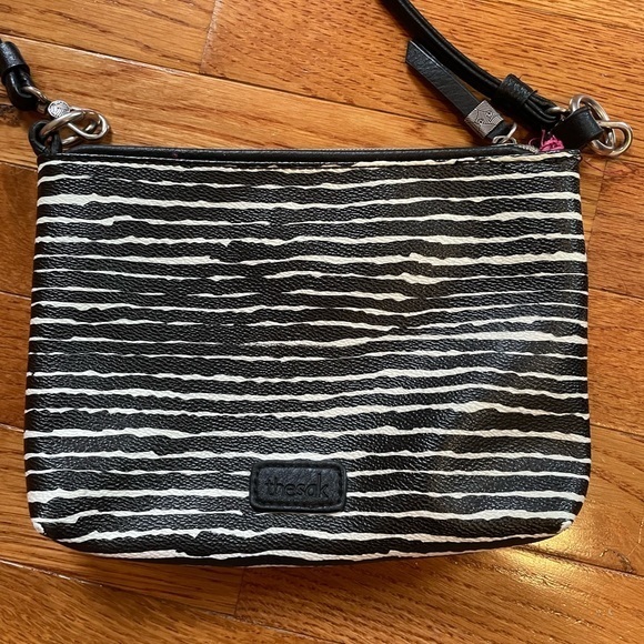 The Sak Hasley Mini Crossbody in moonlight ripple vegan leather - Picture 3 of 10